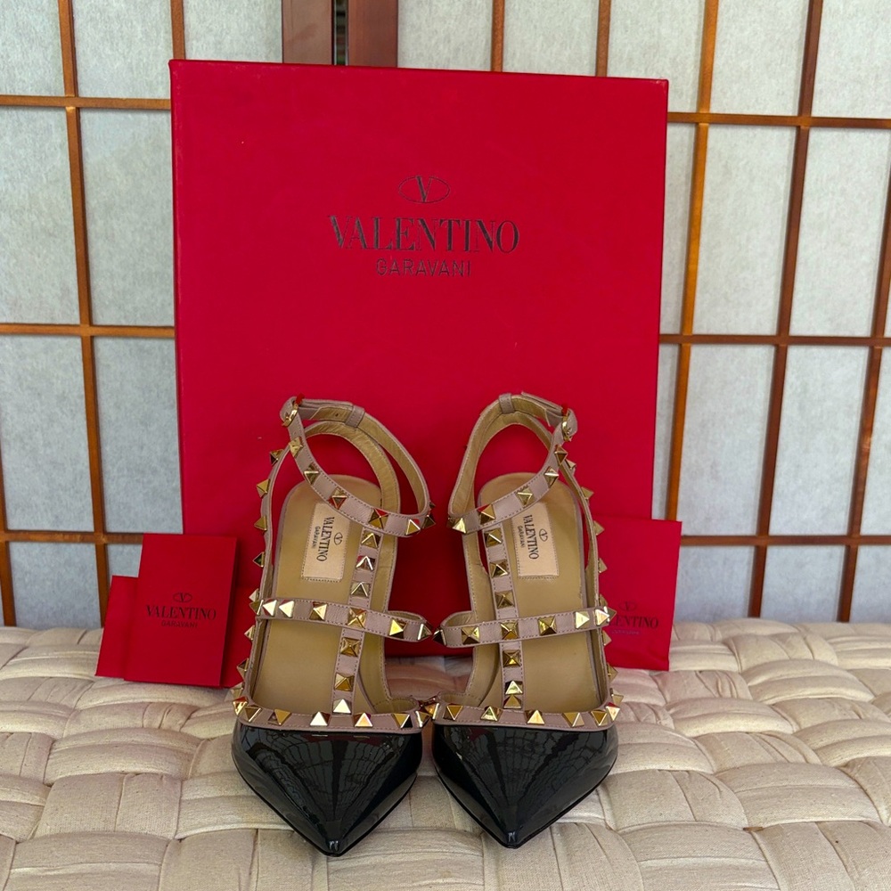 Valentino Dark Grey Patent Cage Rockstud Pumps Size 39. NIB.